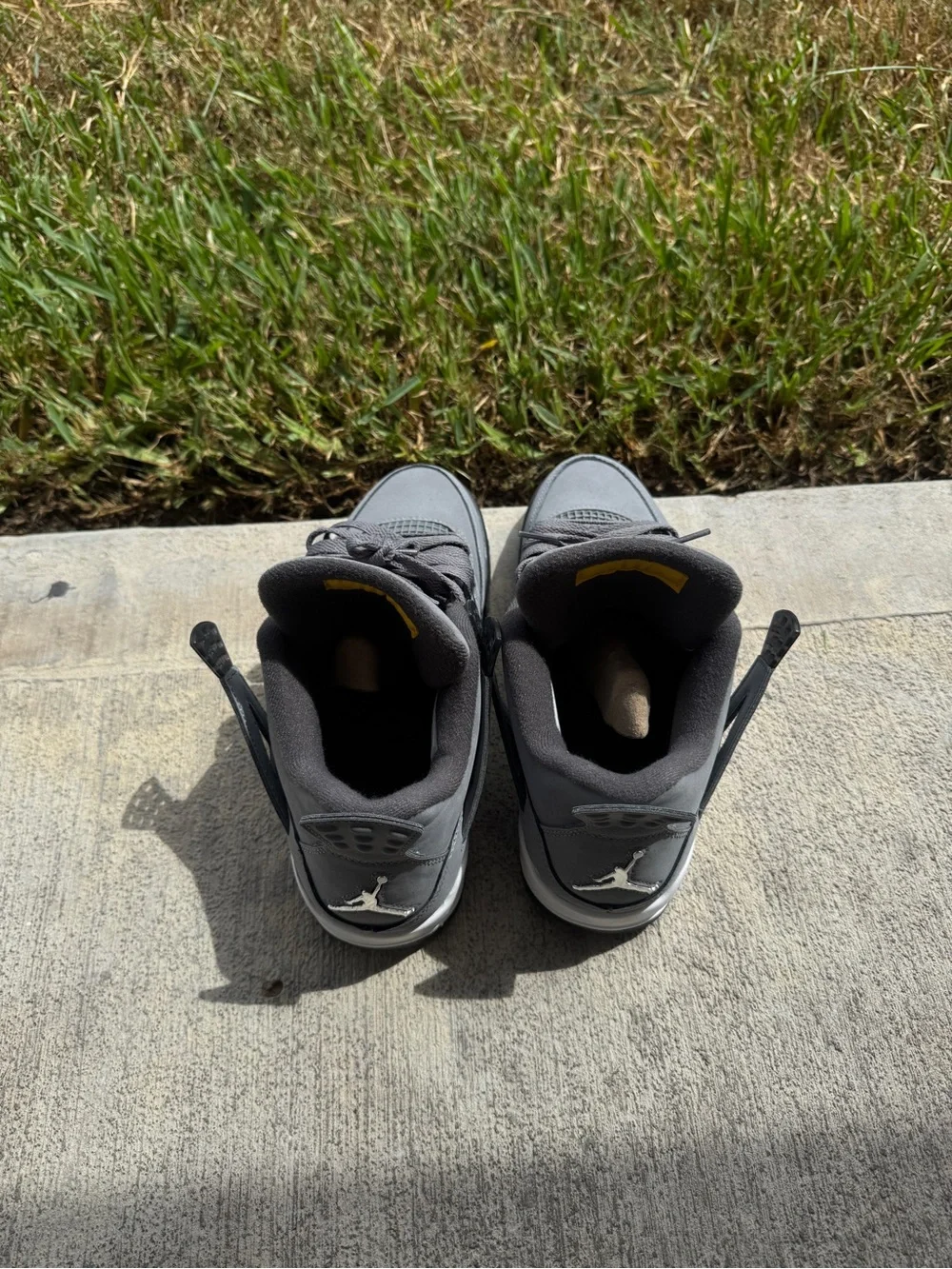 NEW!!! Cool Grey 4s. Size 7.5M 9W. 10/10 Condition.